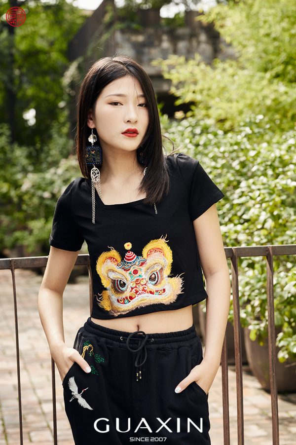 Lion Awakening Embroidered Women's Vest - Image 4