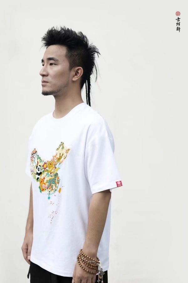 Chinese map embroidery T shirt - Image 2